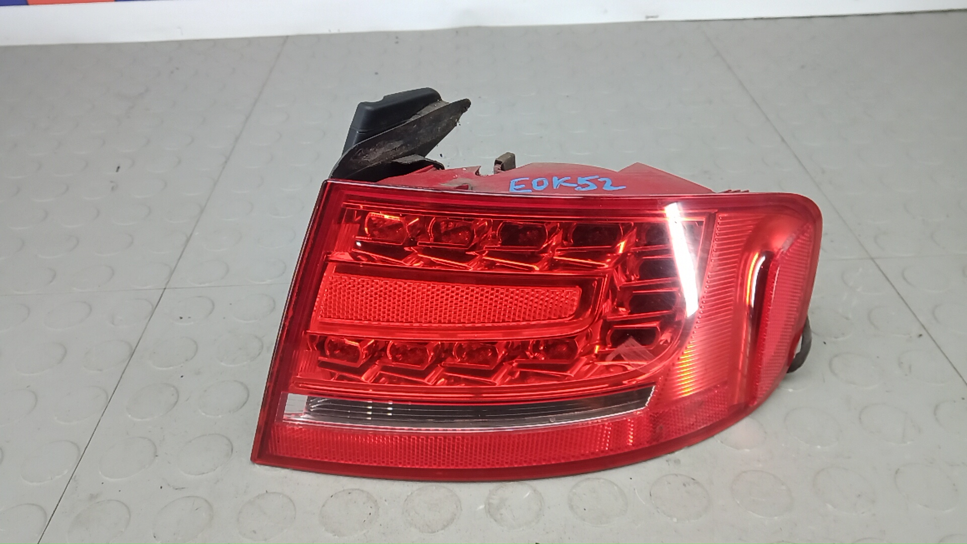 Фонарь задний правый Audi A4 B8