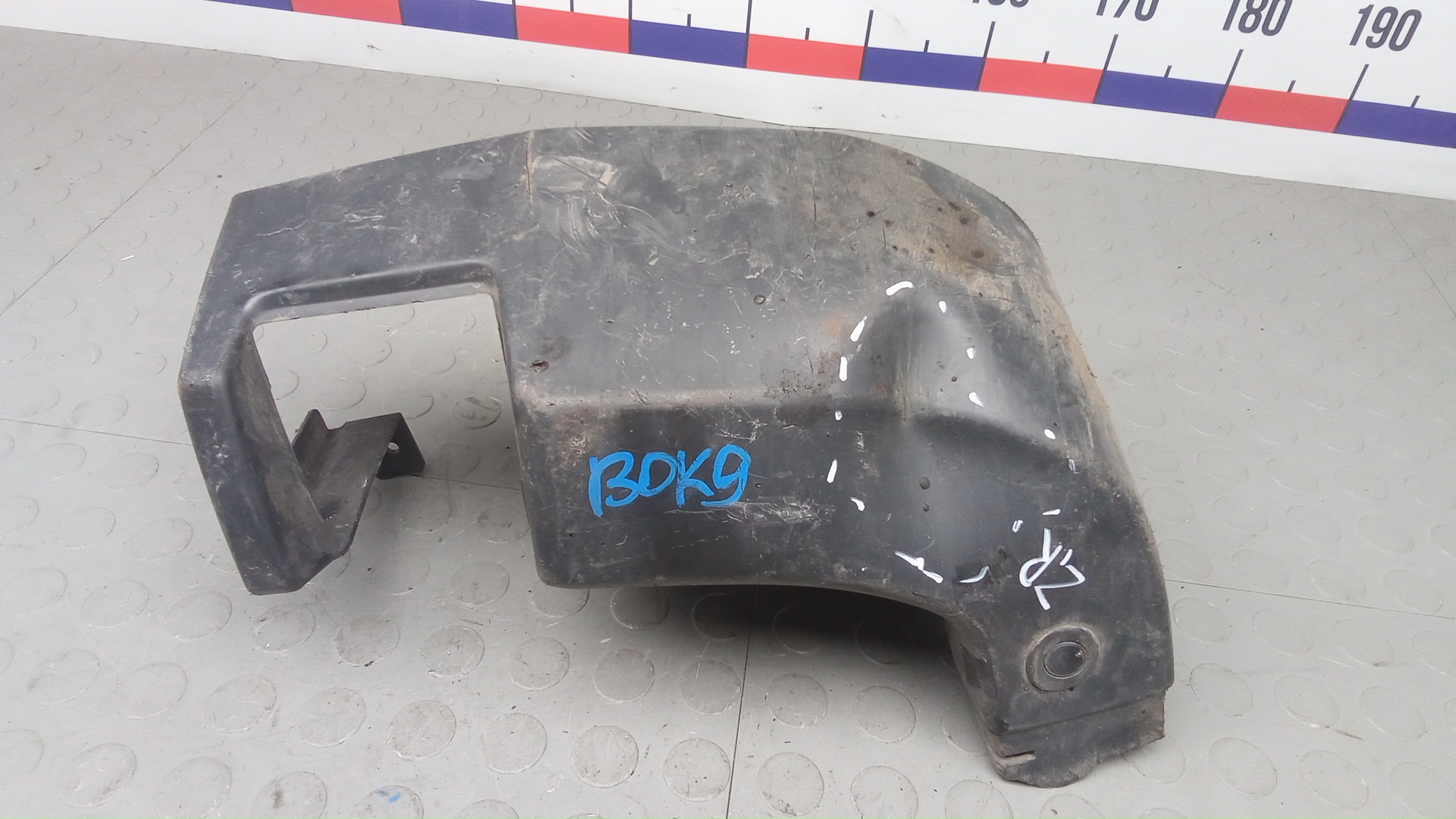 Клык бампера задний правый Ford Transit 8
