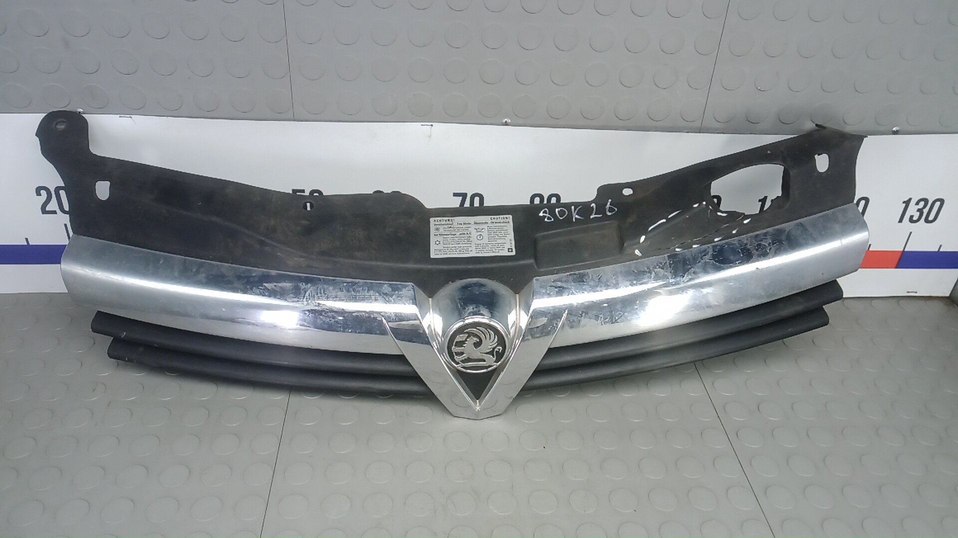 Решетка радиатора Opel Astra H