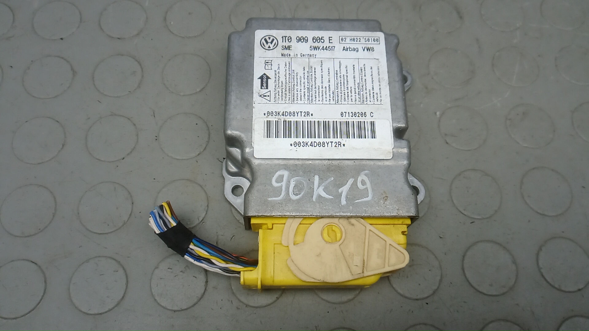 Блок управления airbag Volkswagen Touran (1T3)