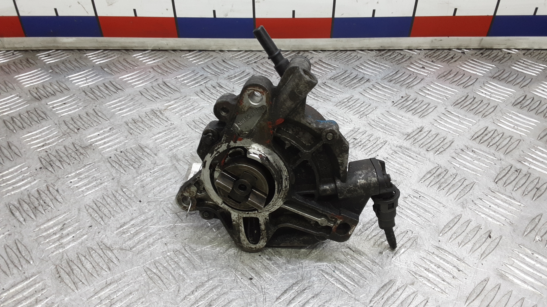 Насос вакуумный Peugeot Boxer