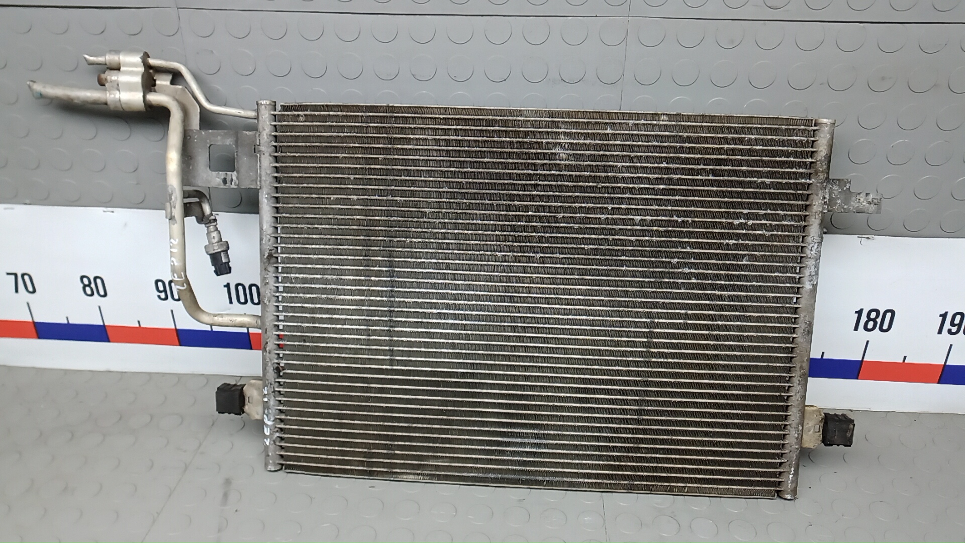 Радиатор кондиционера Volkswagen Passat