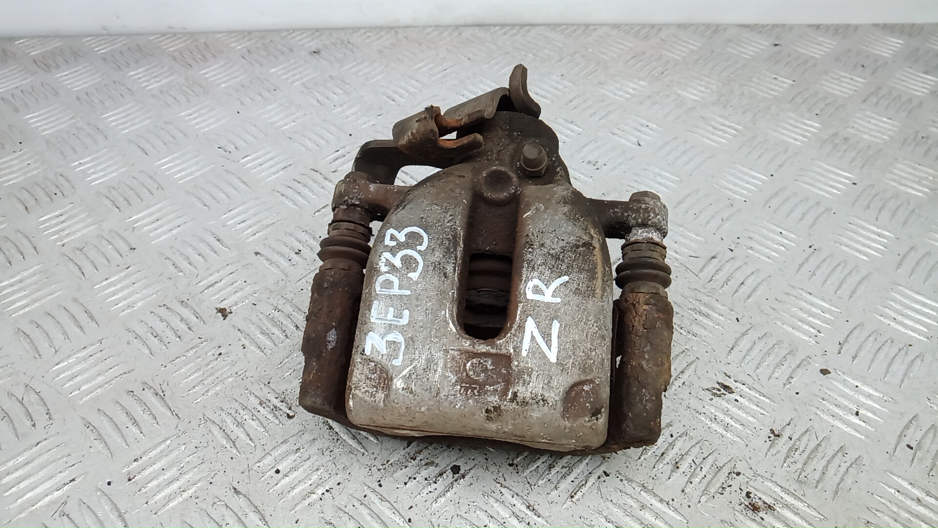 Суппорт тормозной задний правый Peugeot 3008 1