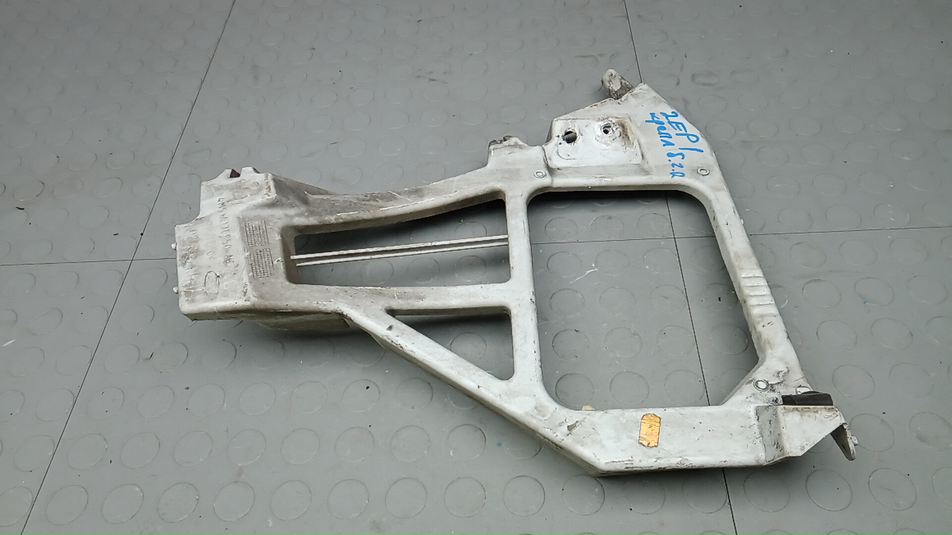 Крепление бампера заднее Ford Focus 2