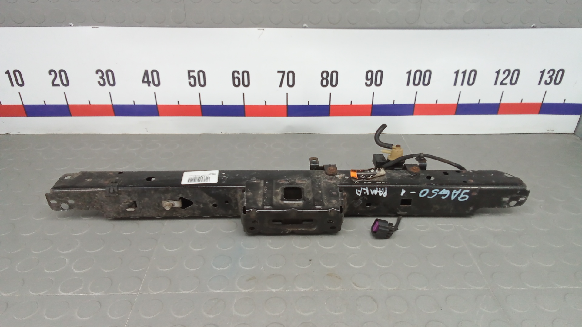Рамка капота Opel Zafira C