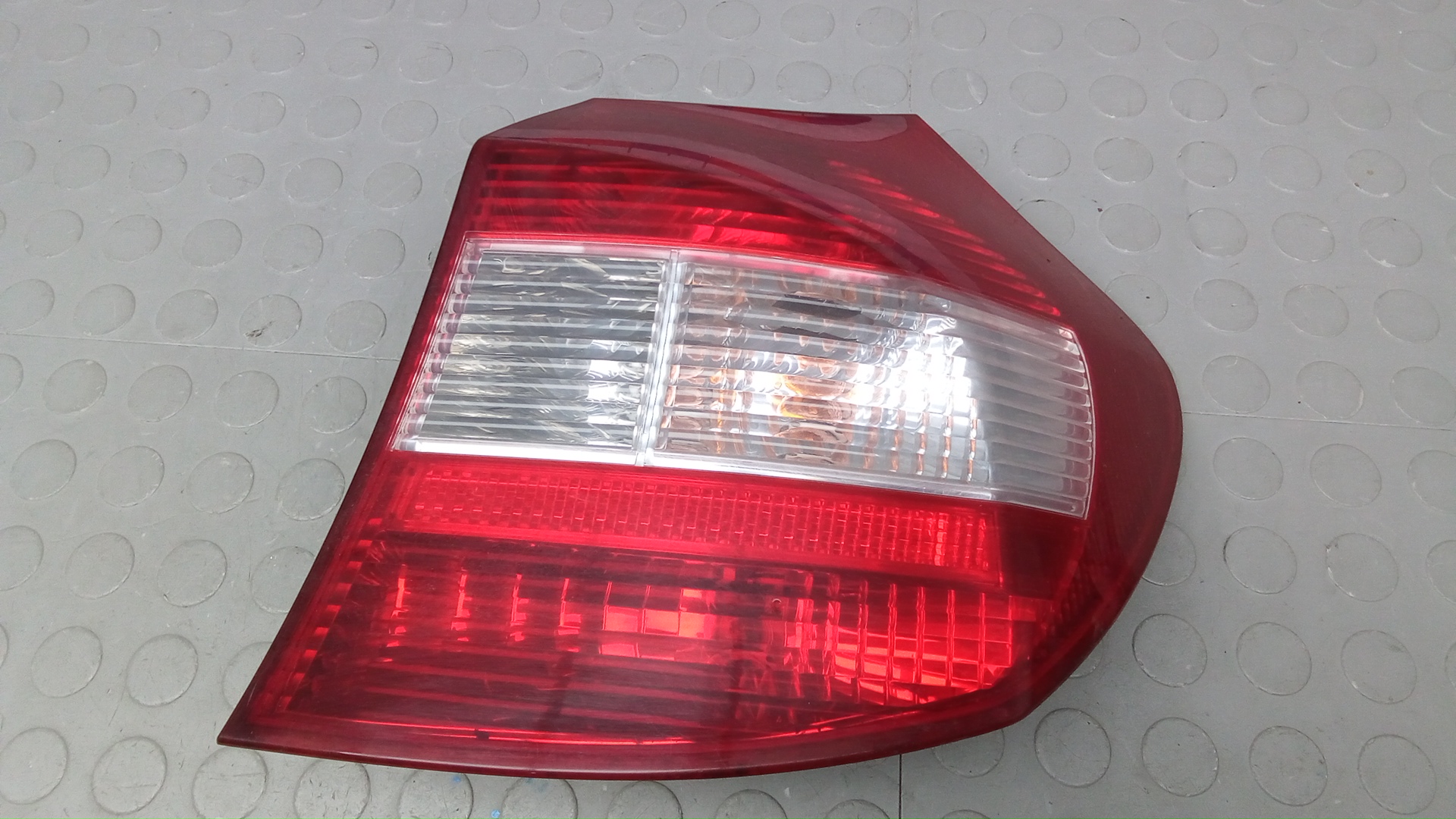 Фонарь задний правый BMW 1 Series E87