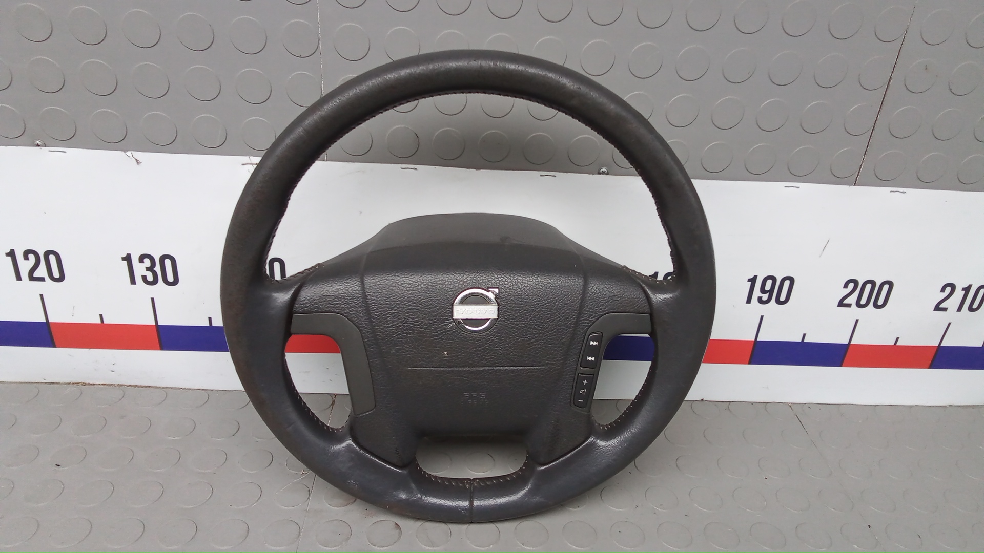 Руль Volvo V70 2