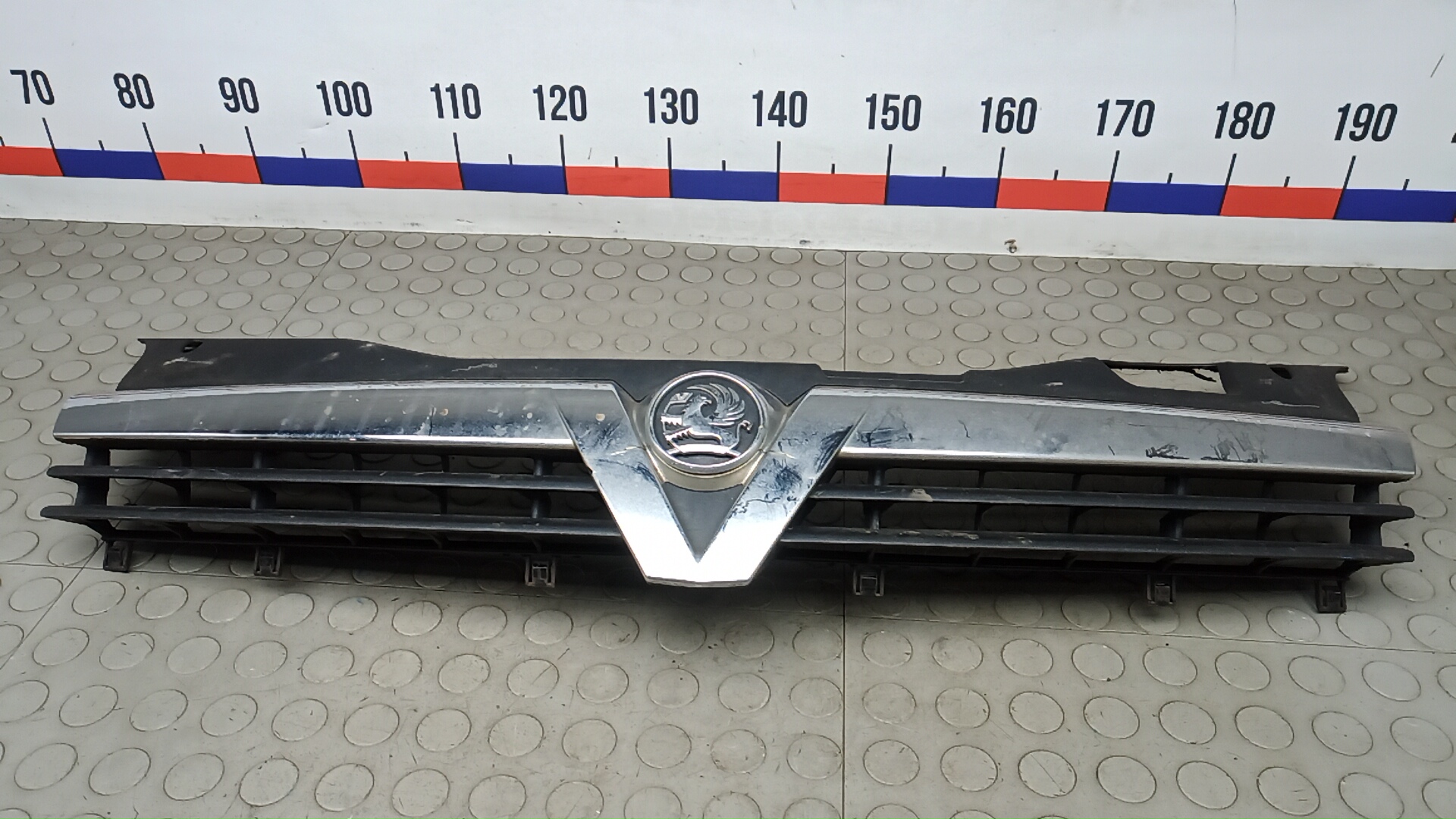 Решетка радиатора Opel Astra H