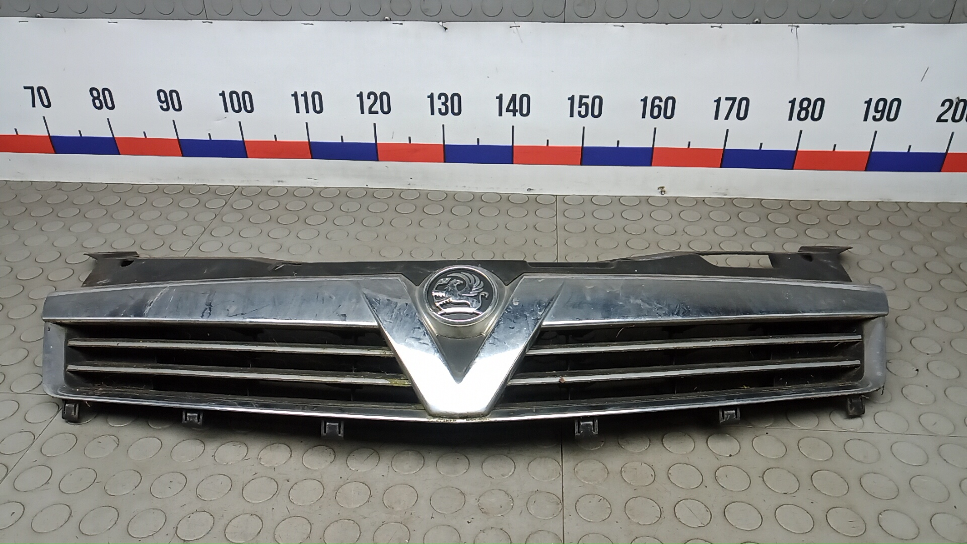 Решетка радиатора Opel Astra H