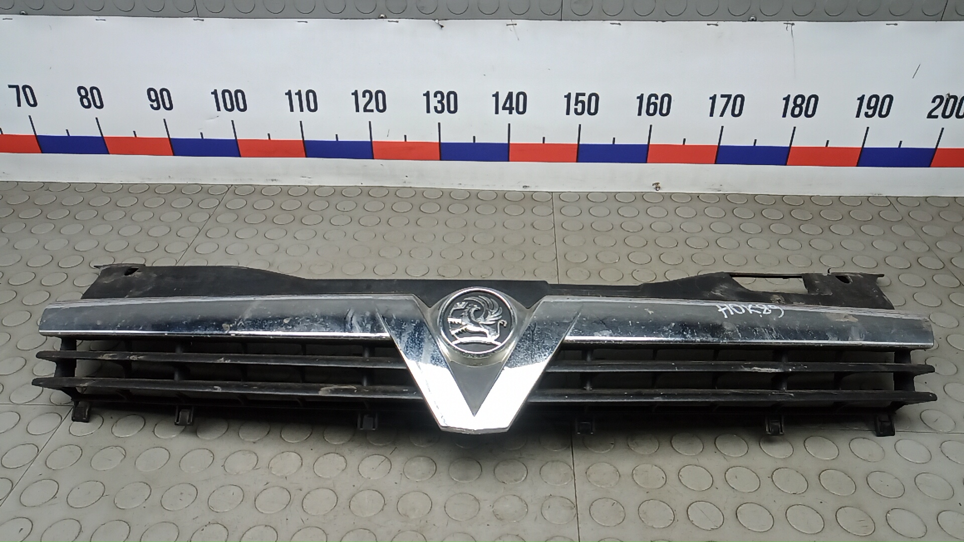 Решетка радиатора Opel Astra H