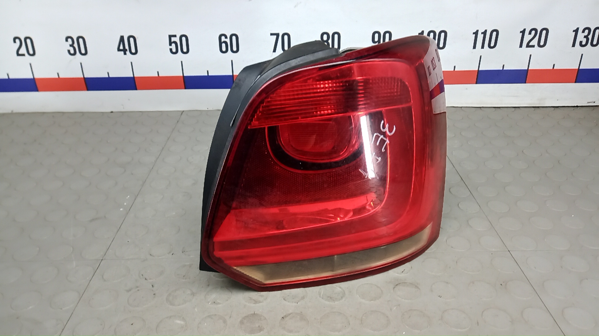 Фонарь задний правый Volkswagen Polo 5 (6R)