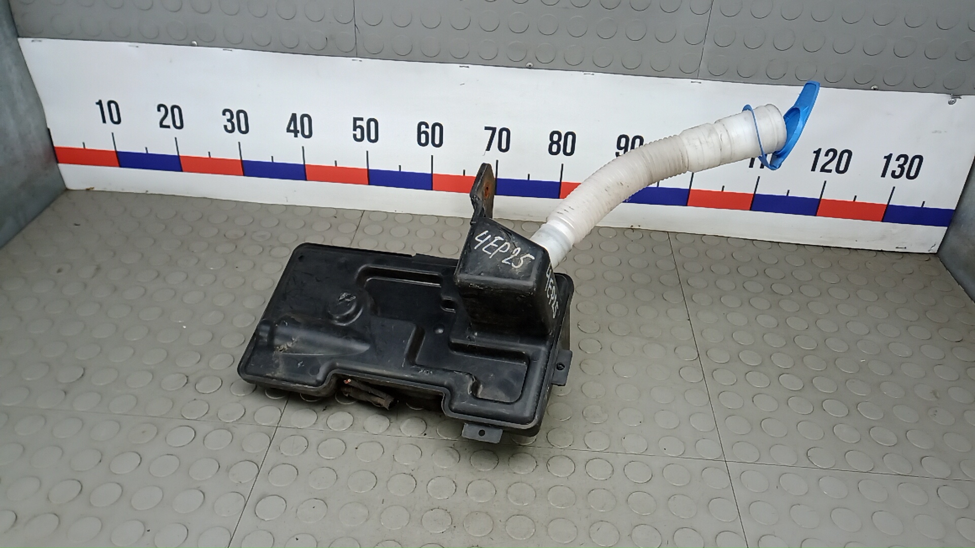 Бачок омывателя Volkswagen Tiguan 1