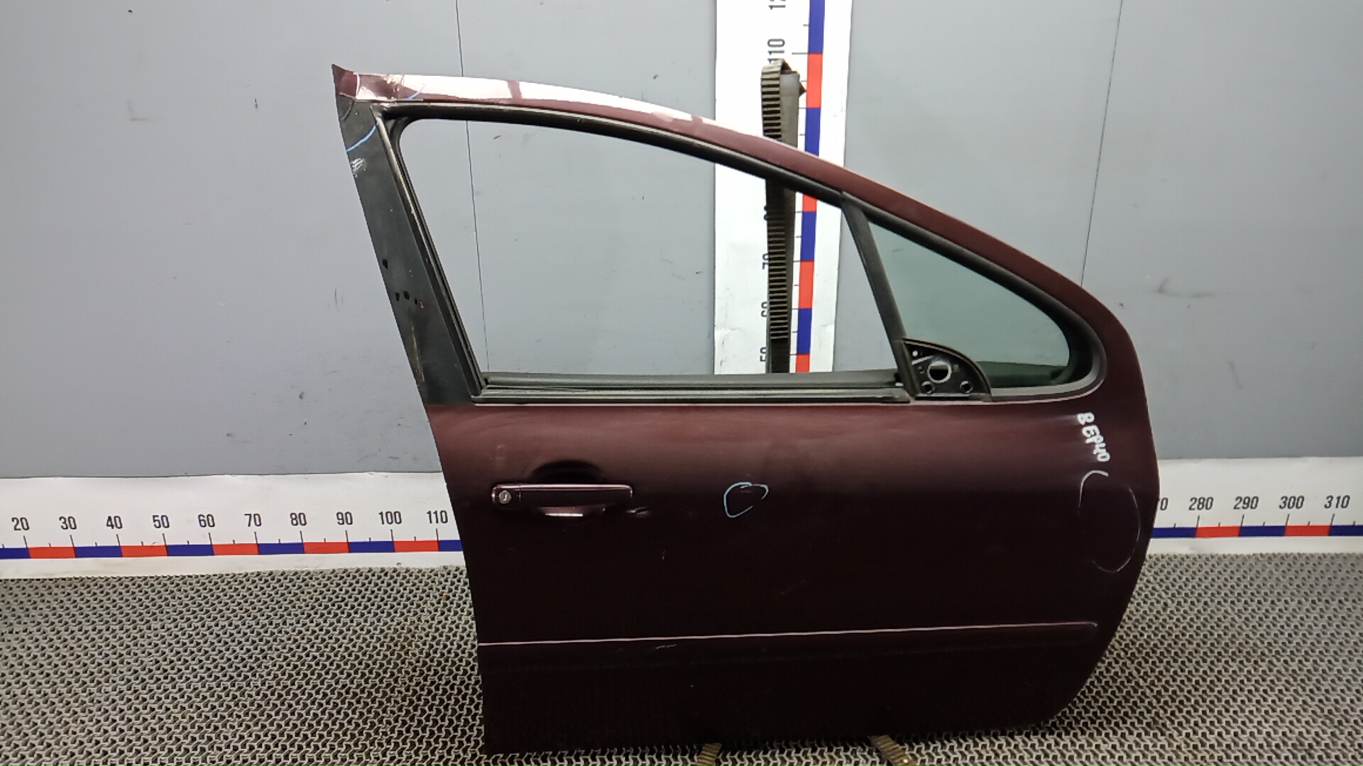 Дверь передняя правая Peugeot 307