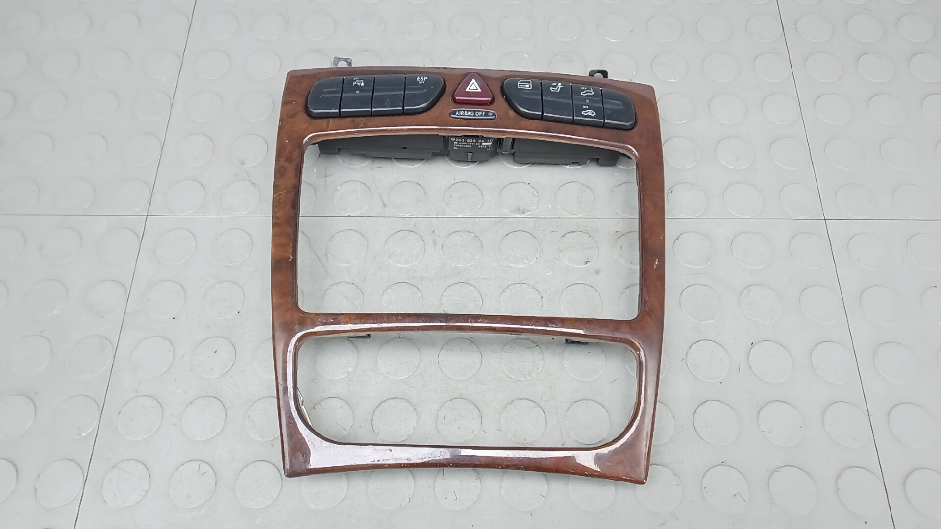 Кнопка аварийки Mercedes-Benz C-Class W203