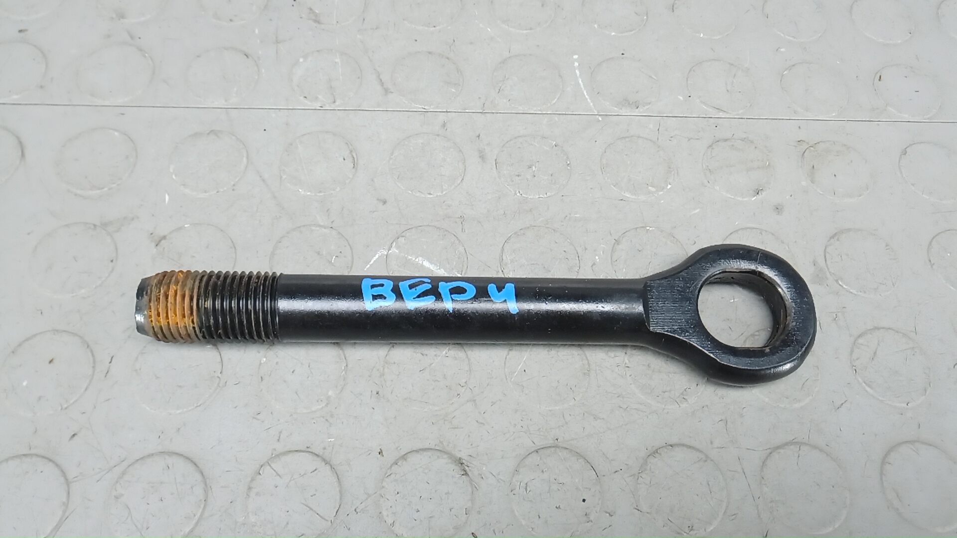 Крюк буксировочный Hyundai ix35 1