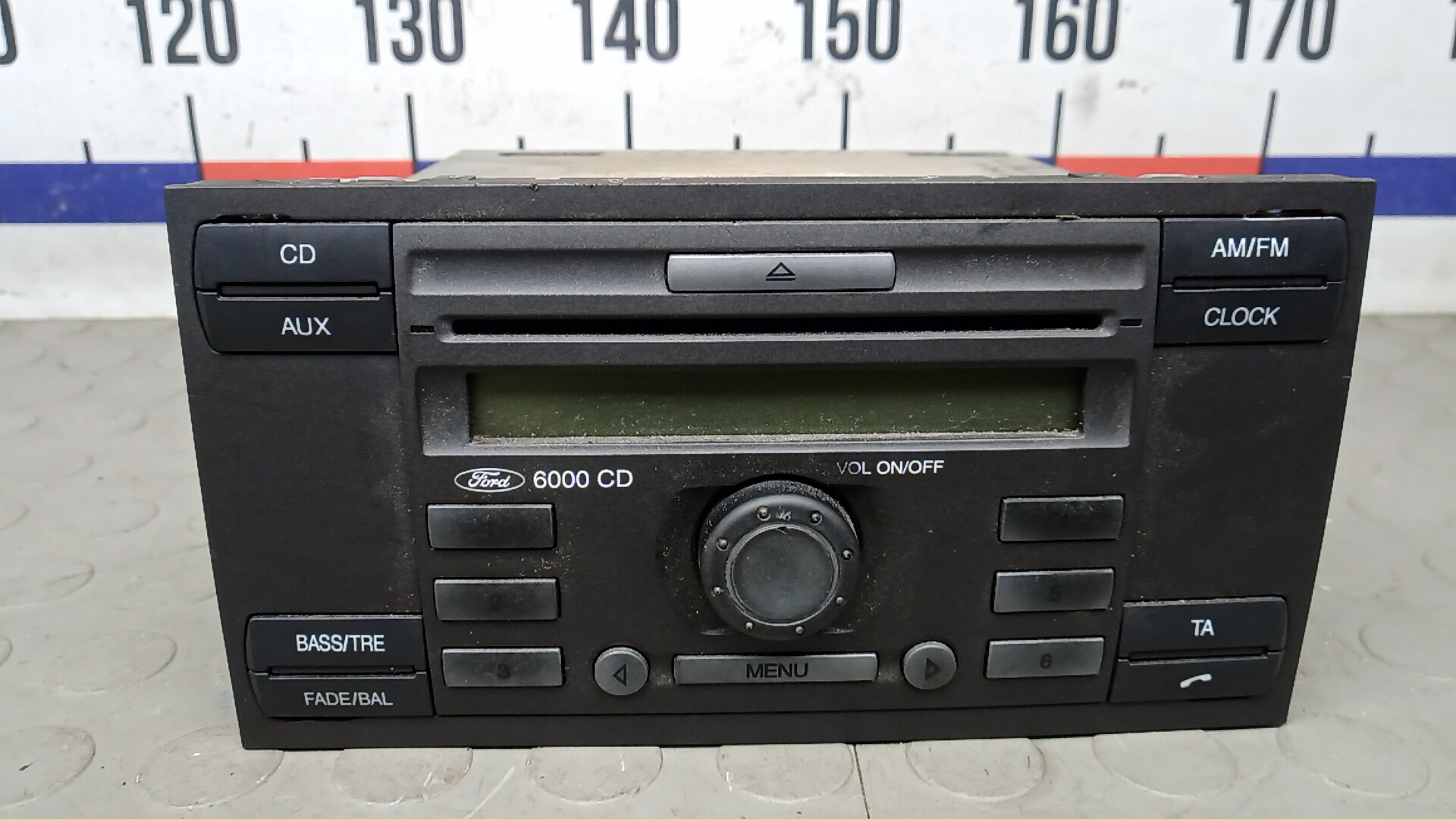Магнитола Ford Transit Connect 1