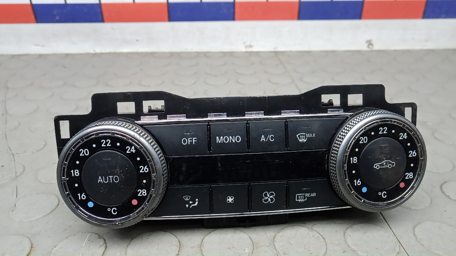 Блок управления печки и климат-контроля Mercedes-Benz C-Class W204