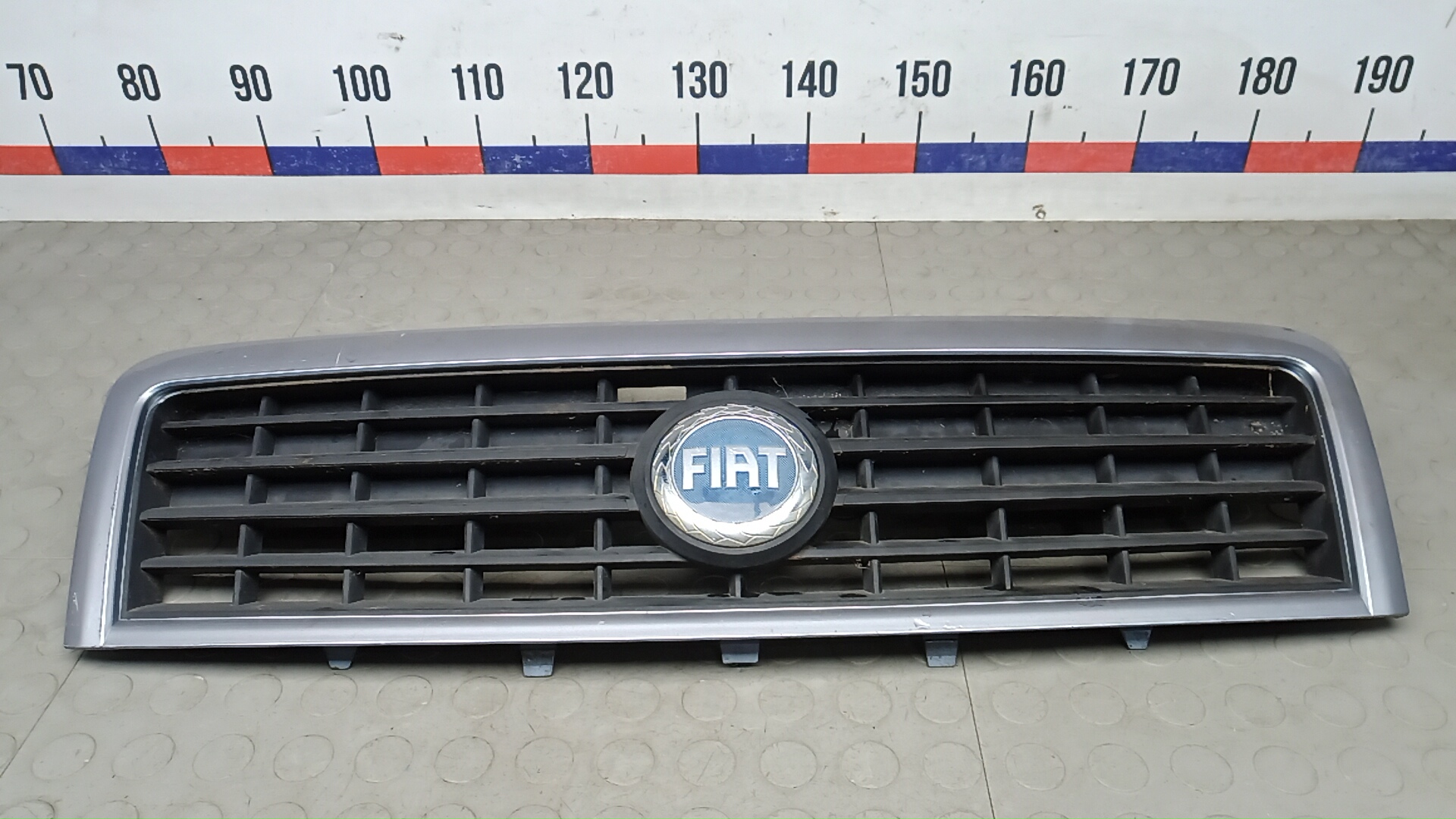 Решетка радиатора Fiat Doblo 1