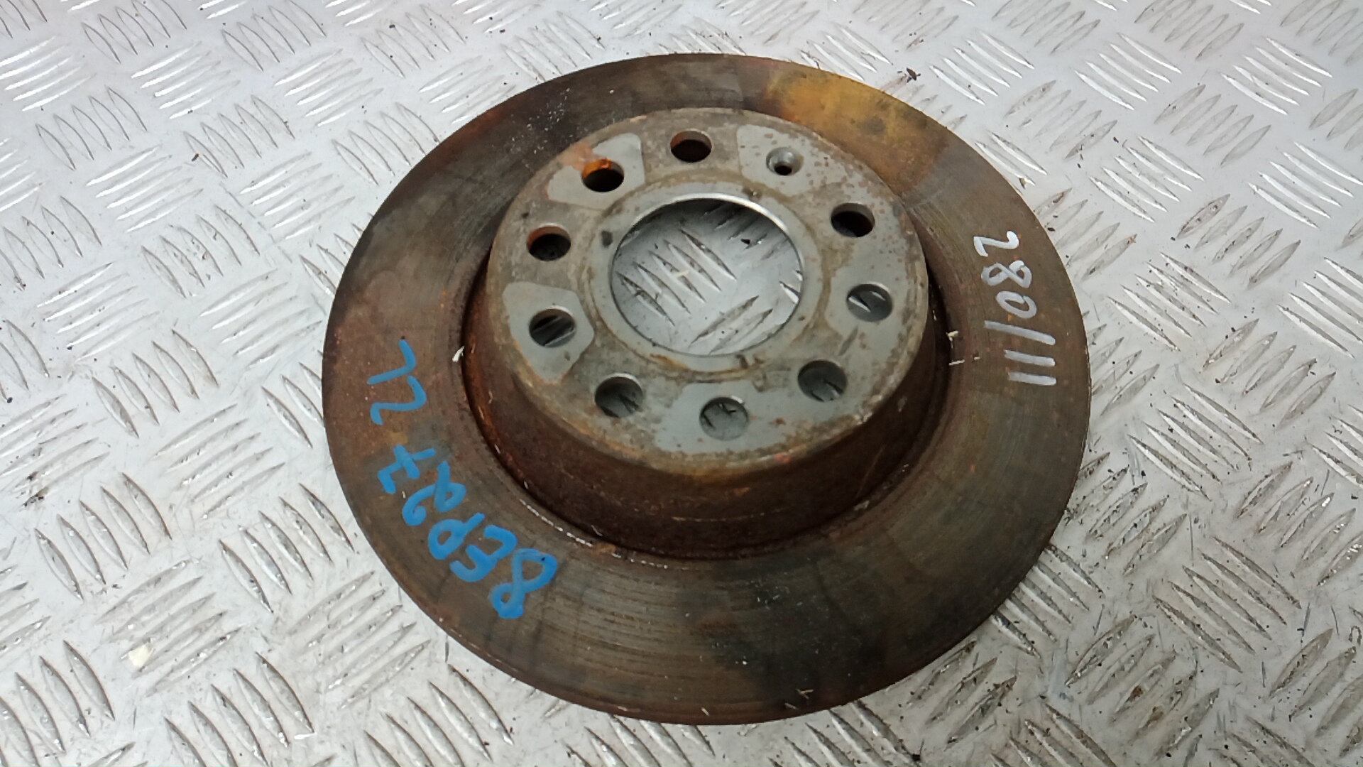 Диск тормозной задний Volkswagen Passat B6