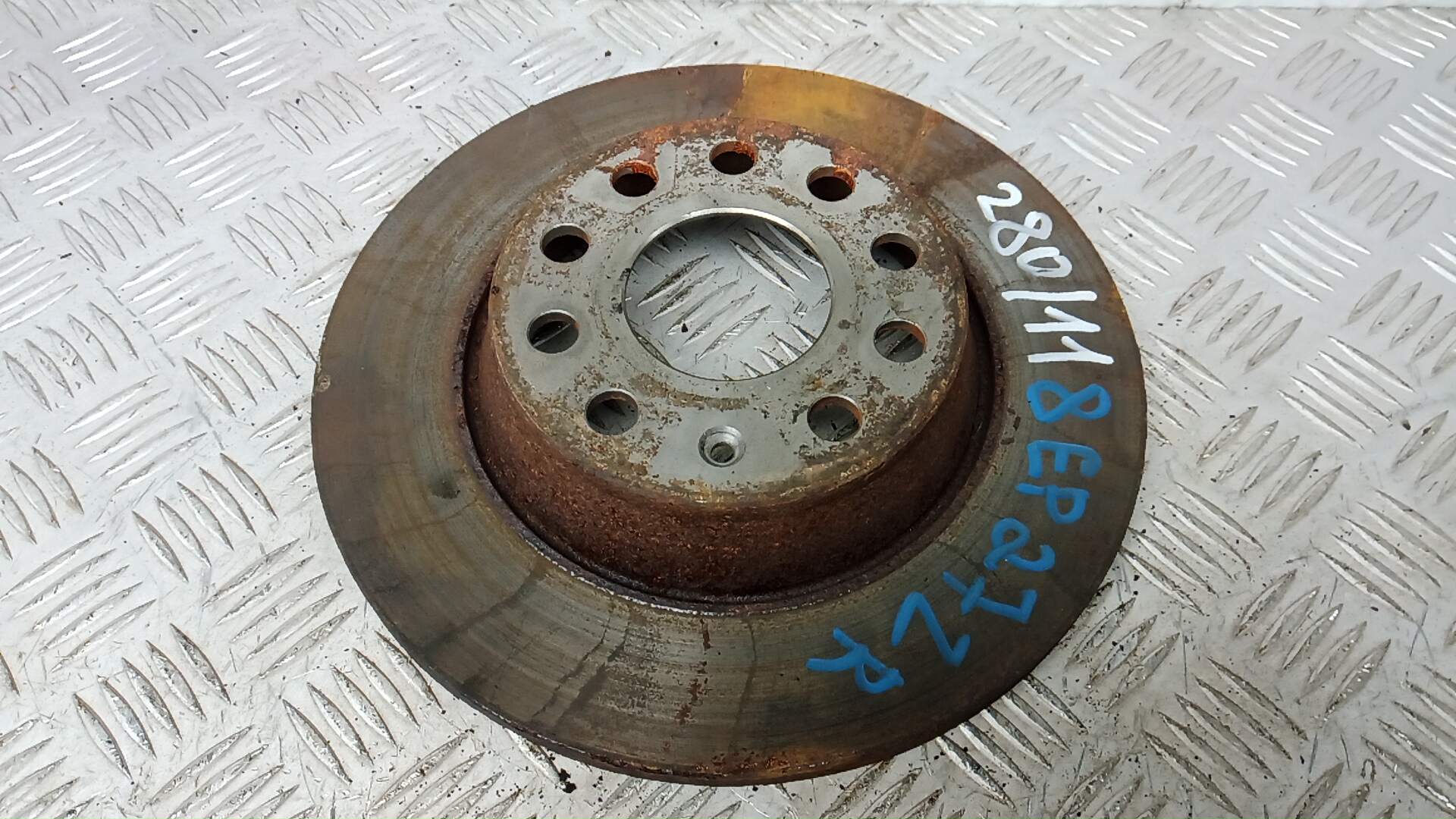 Диск тормозной задний Volkswagen Passat B6