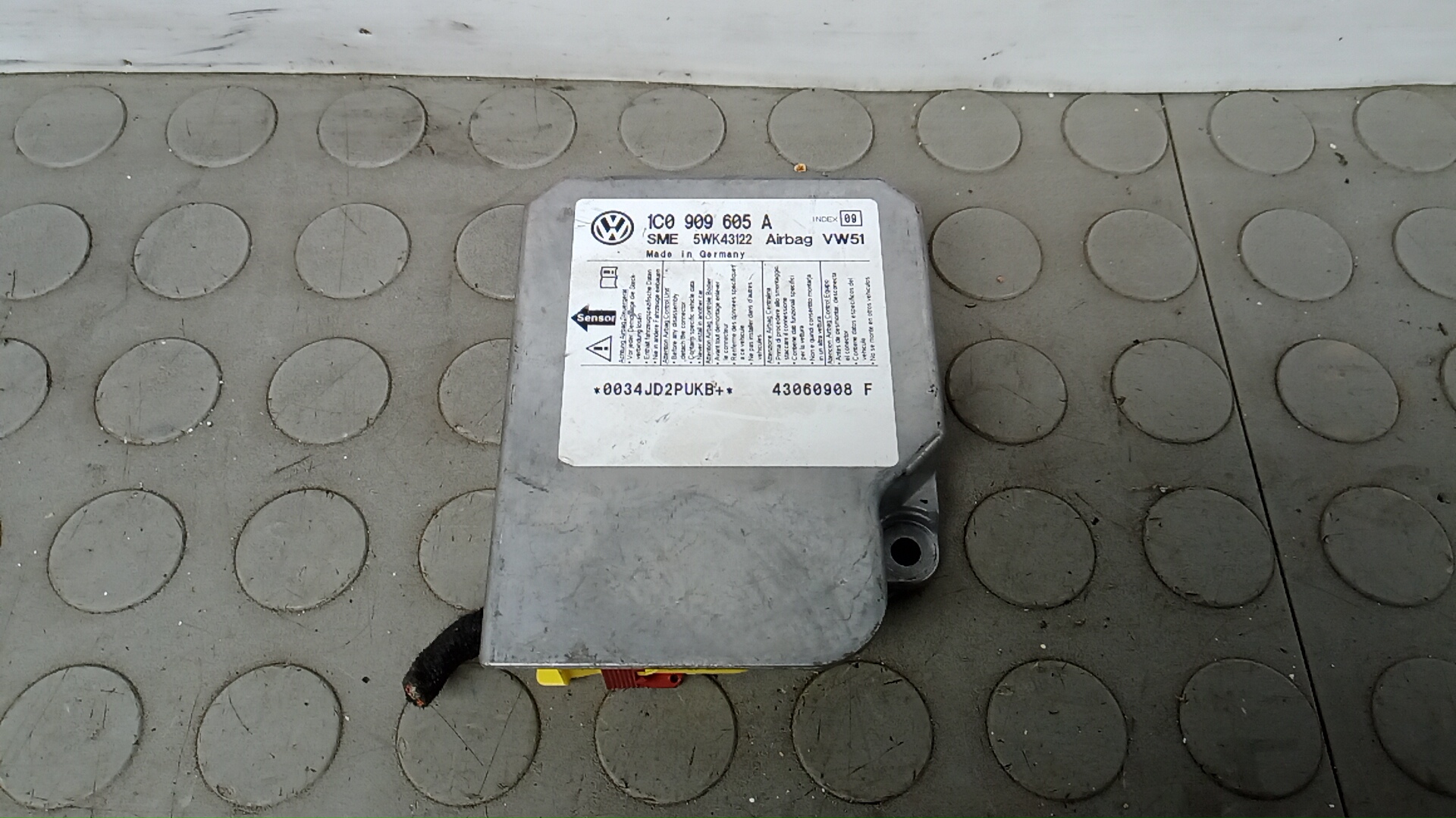 Блок управления airbag Volkswagen Transporter T5