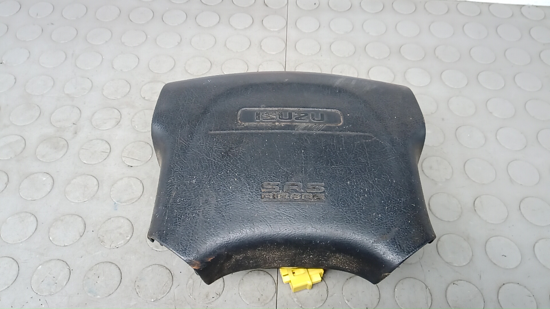 Подушка безопасности водителя Isuzu Trooper 2 2