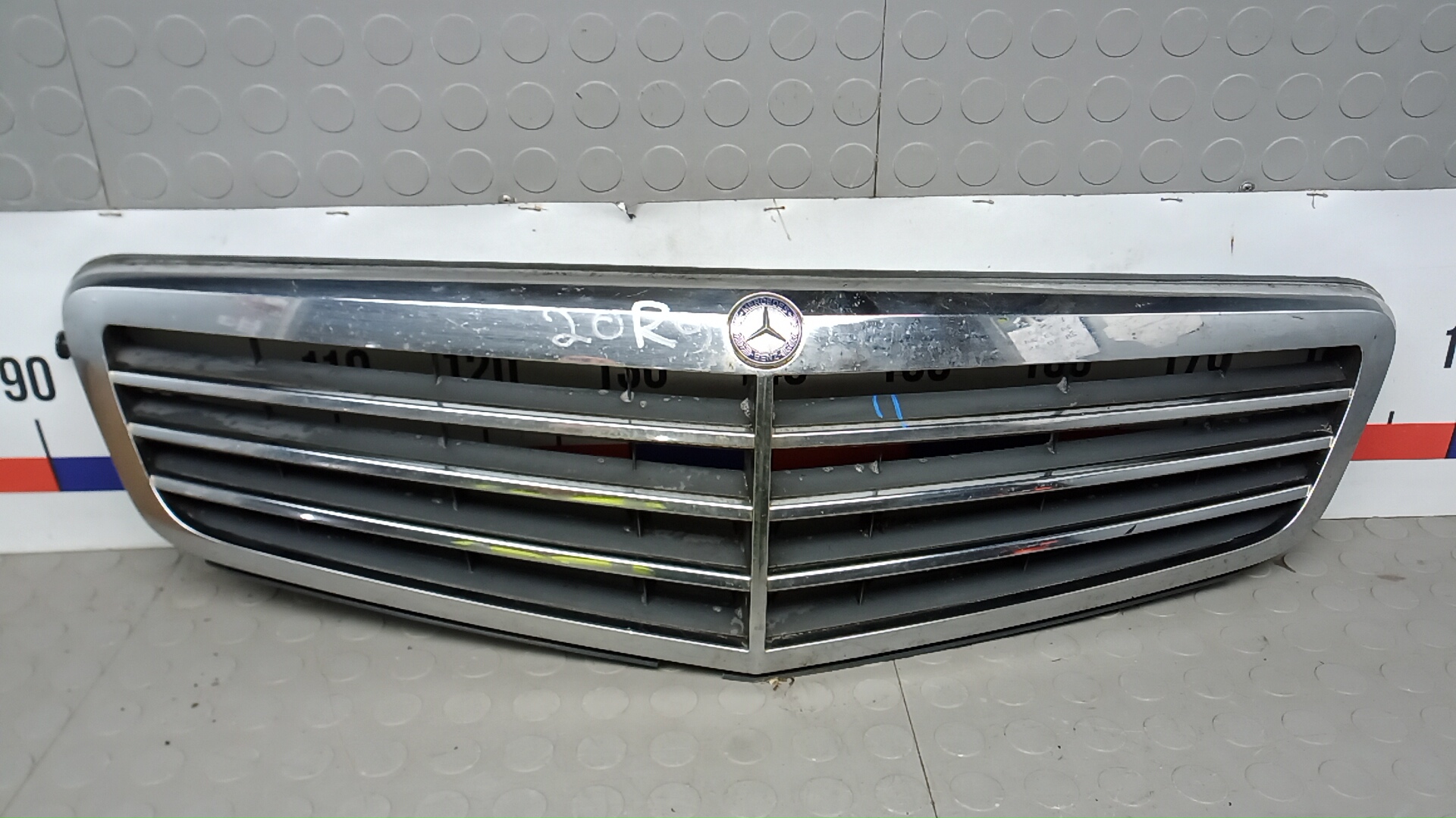 Решетка радиатора Mercedes-Benz C-Class W204