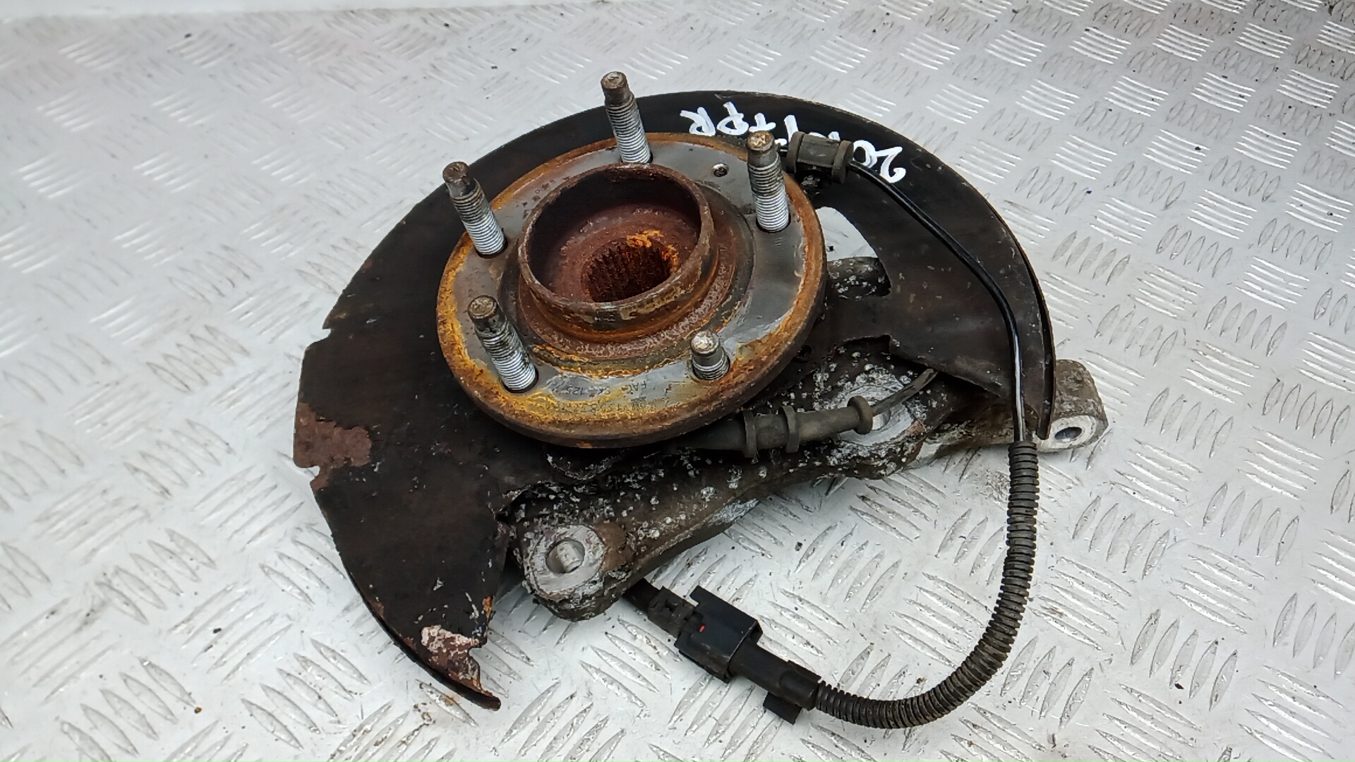 Ступица передняя правая Opel Zafira C