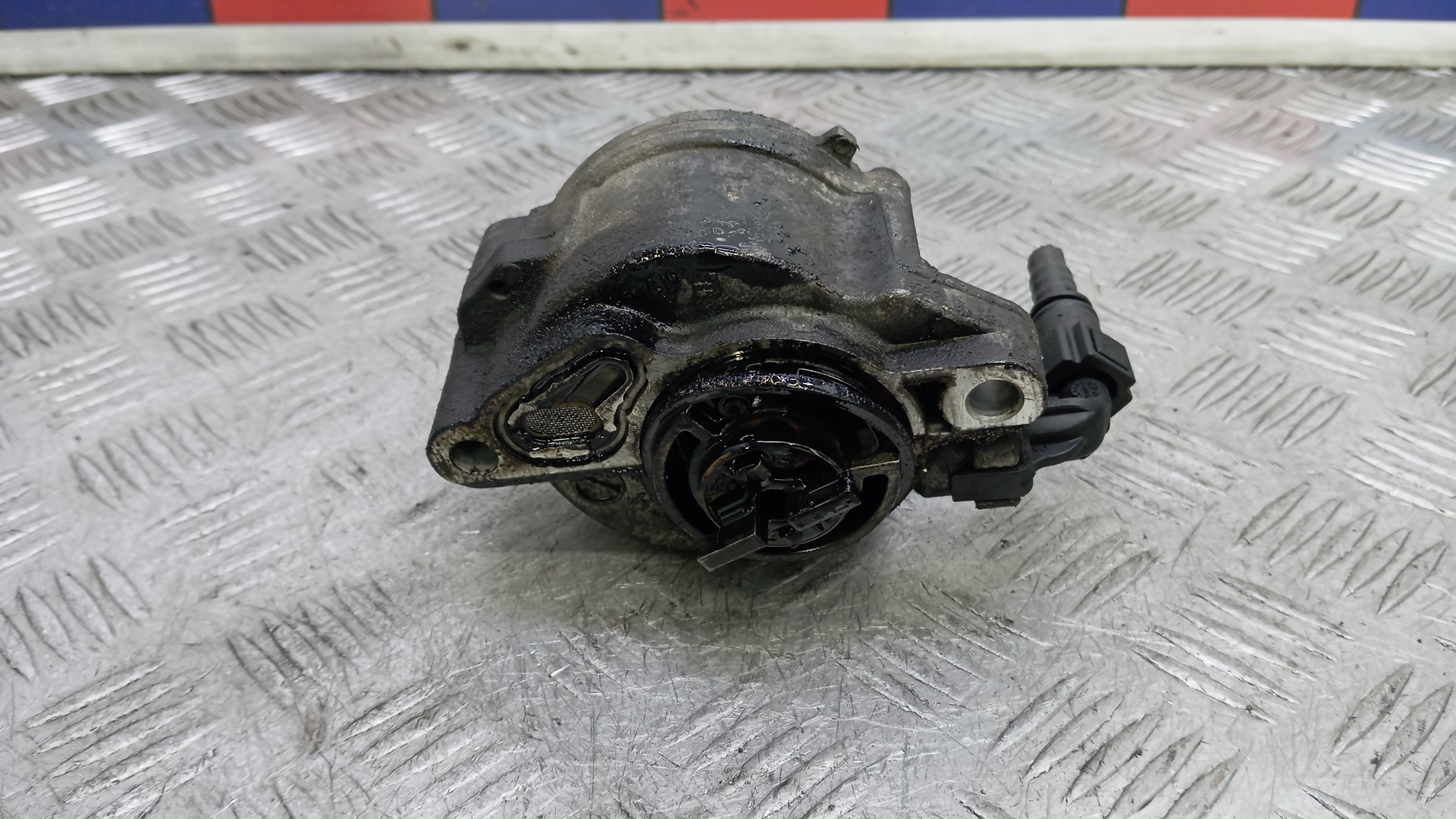 Насос вакуумный Ford Focus