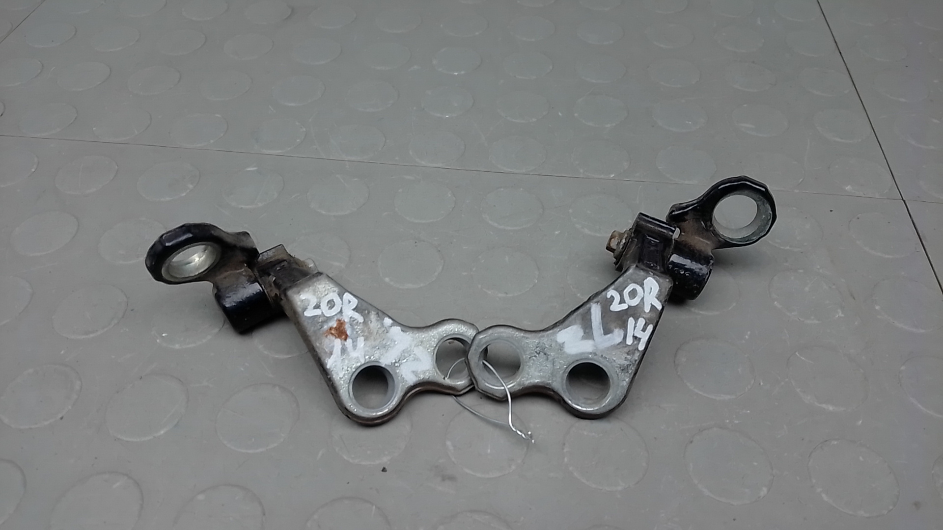 Петля двери задней левой Ford Focus 2