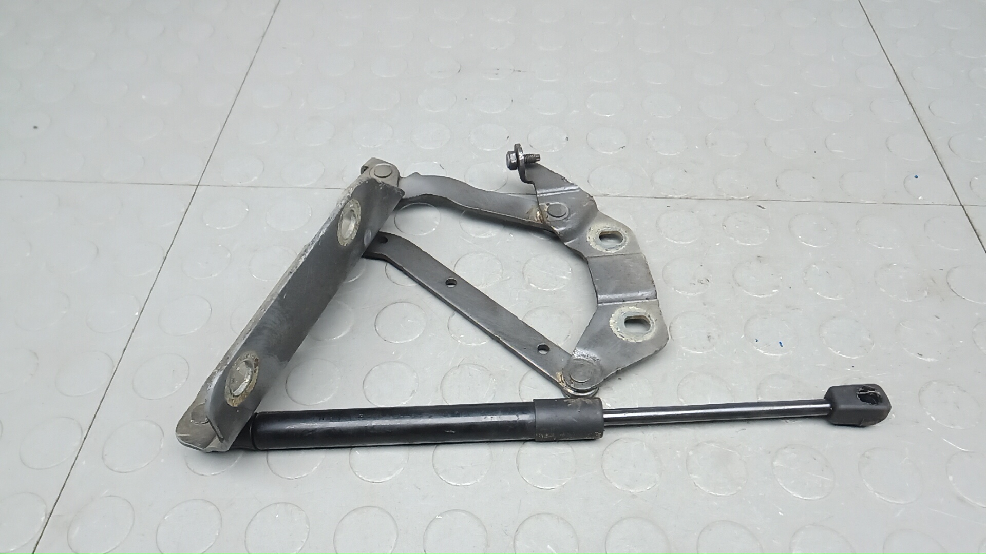 Петля капота Land Rover Freelander 2