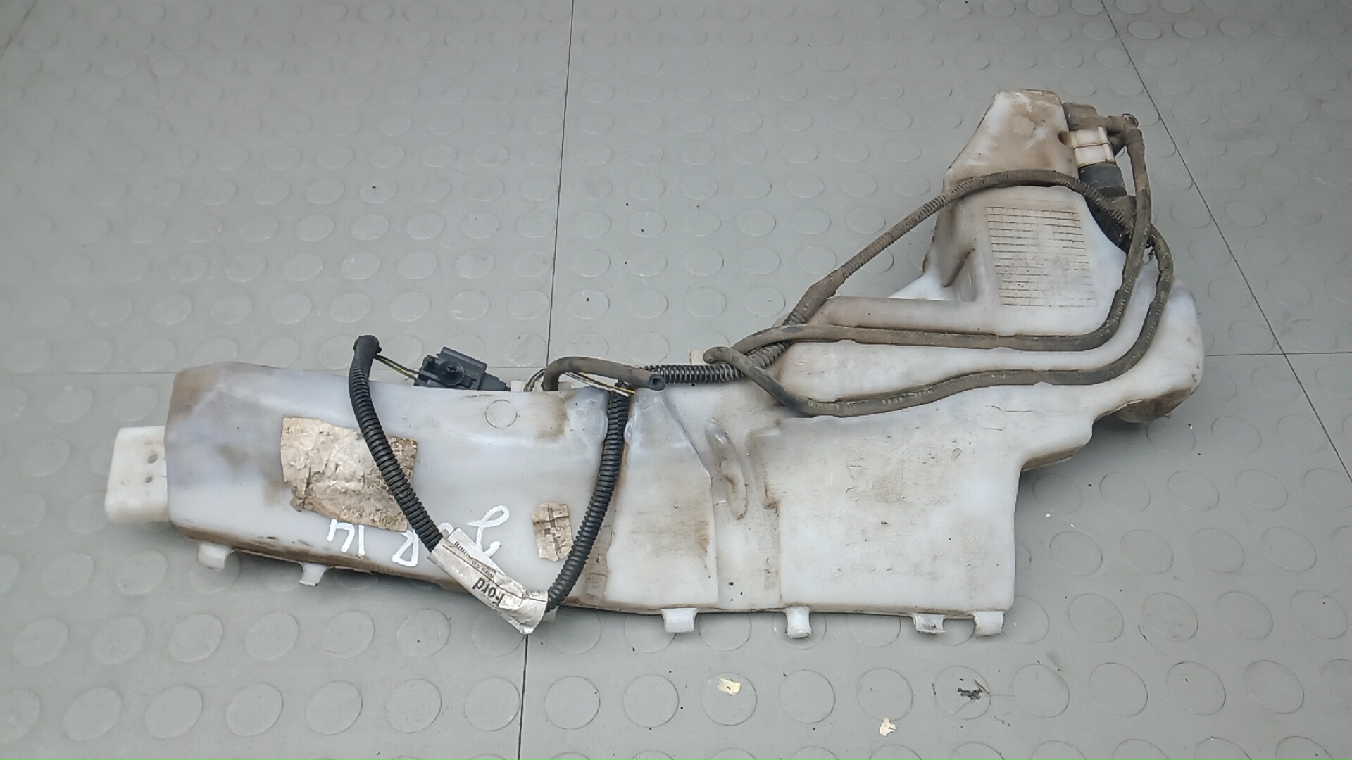 Бачок омывателя Ford Focus 2
