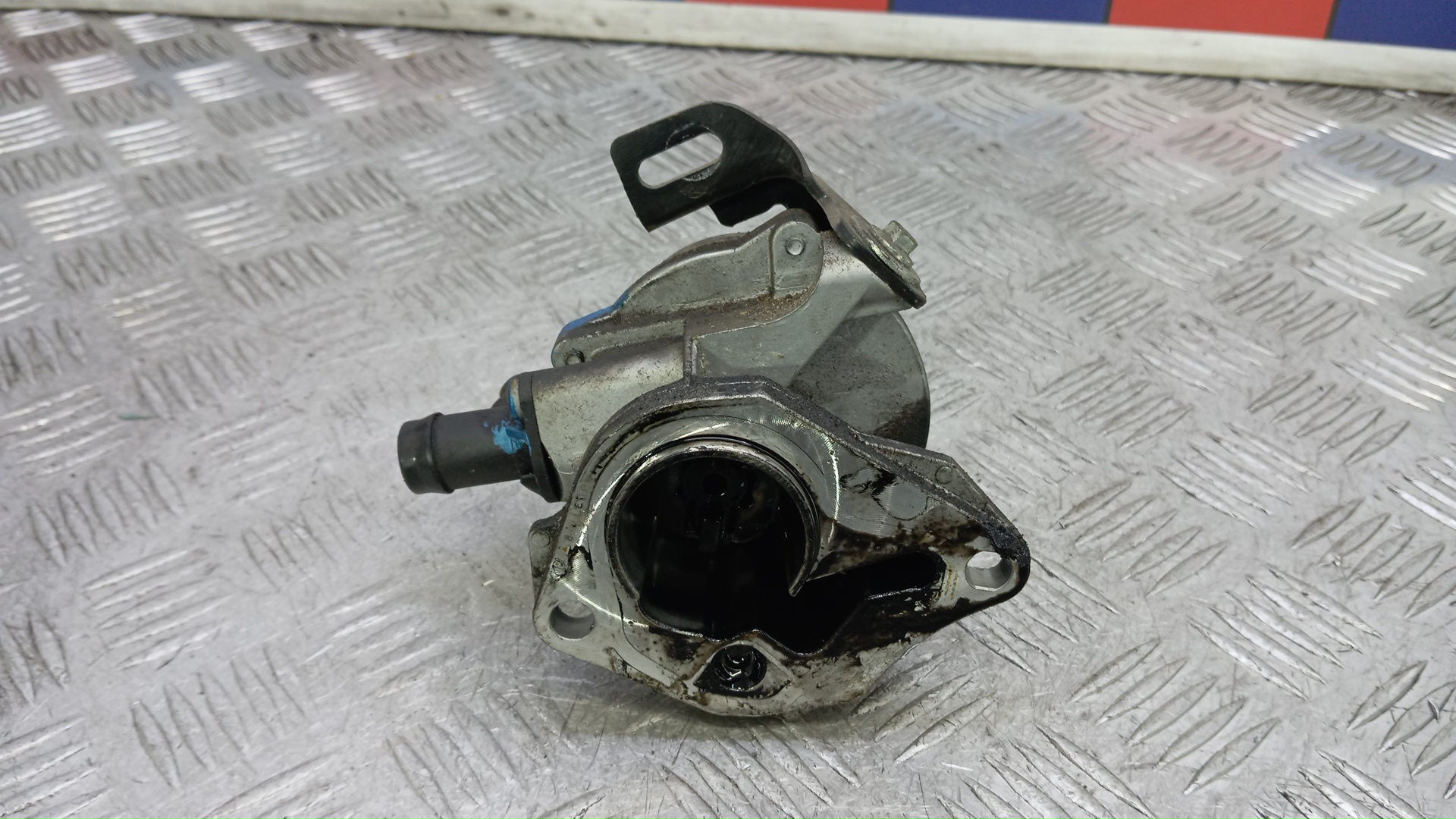Насос вакуумный Nissan Qashqai