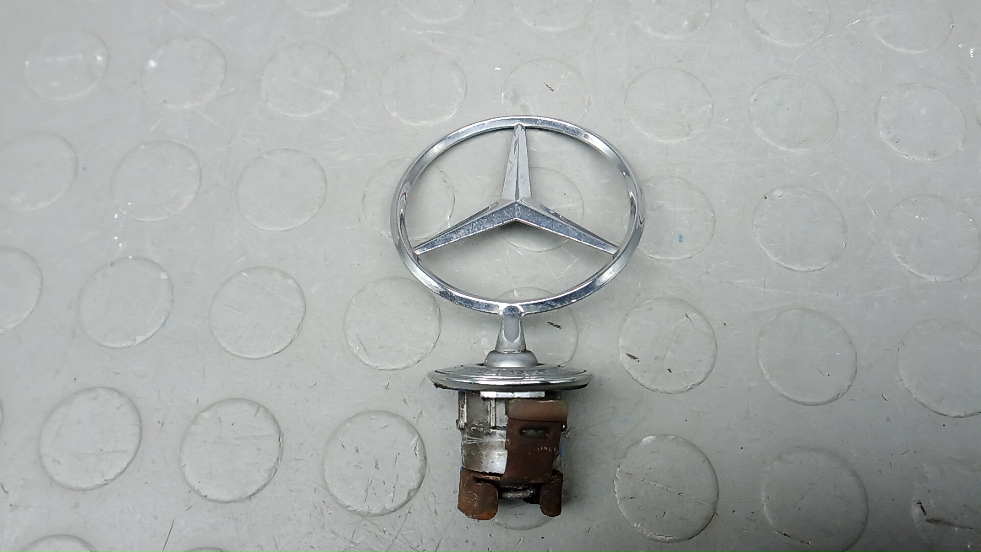 Значок на капот Mercedes-Benz E-Class W211