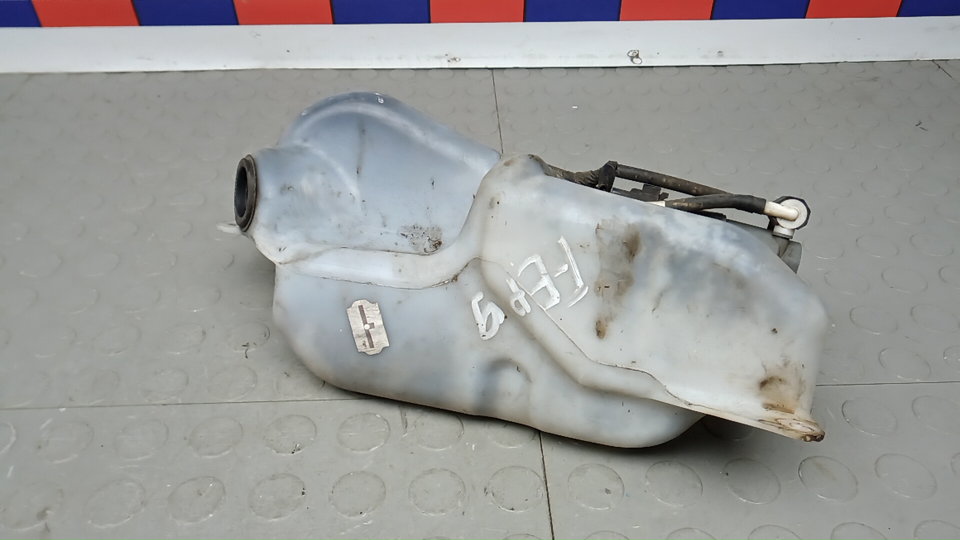 Бачок омывателя Nissan Qashqai J10