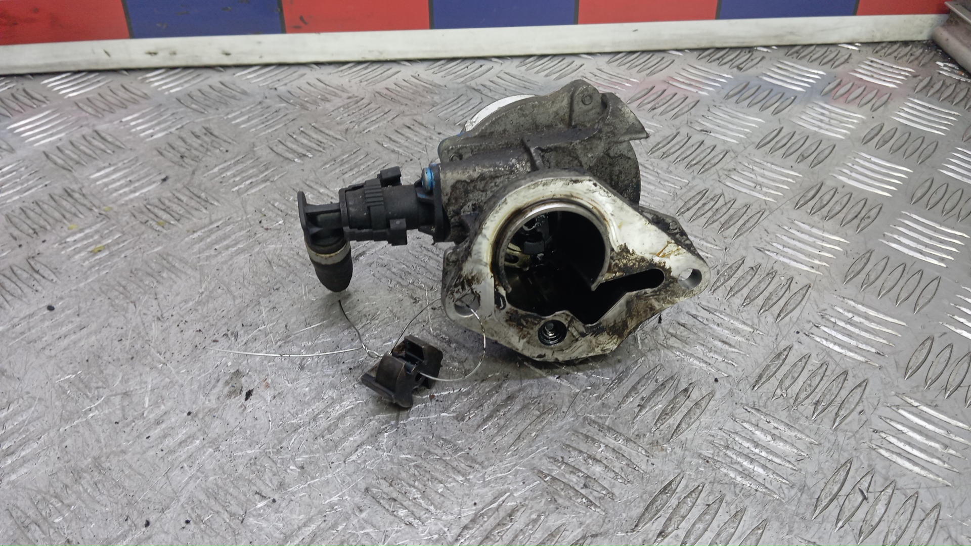 Насос вакуумный Nissan Qashqai