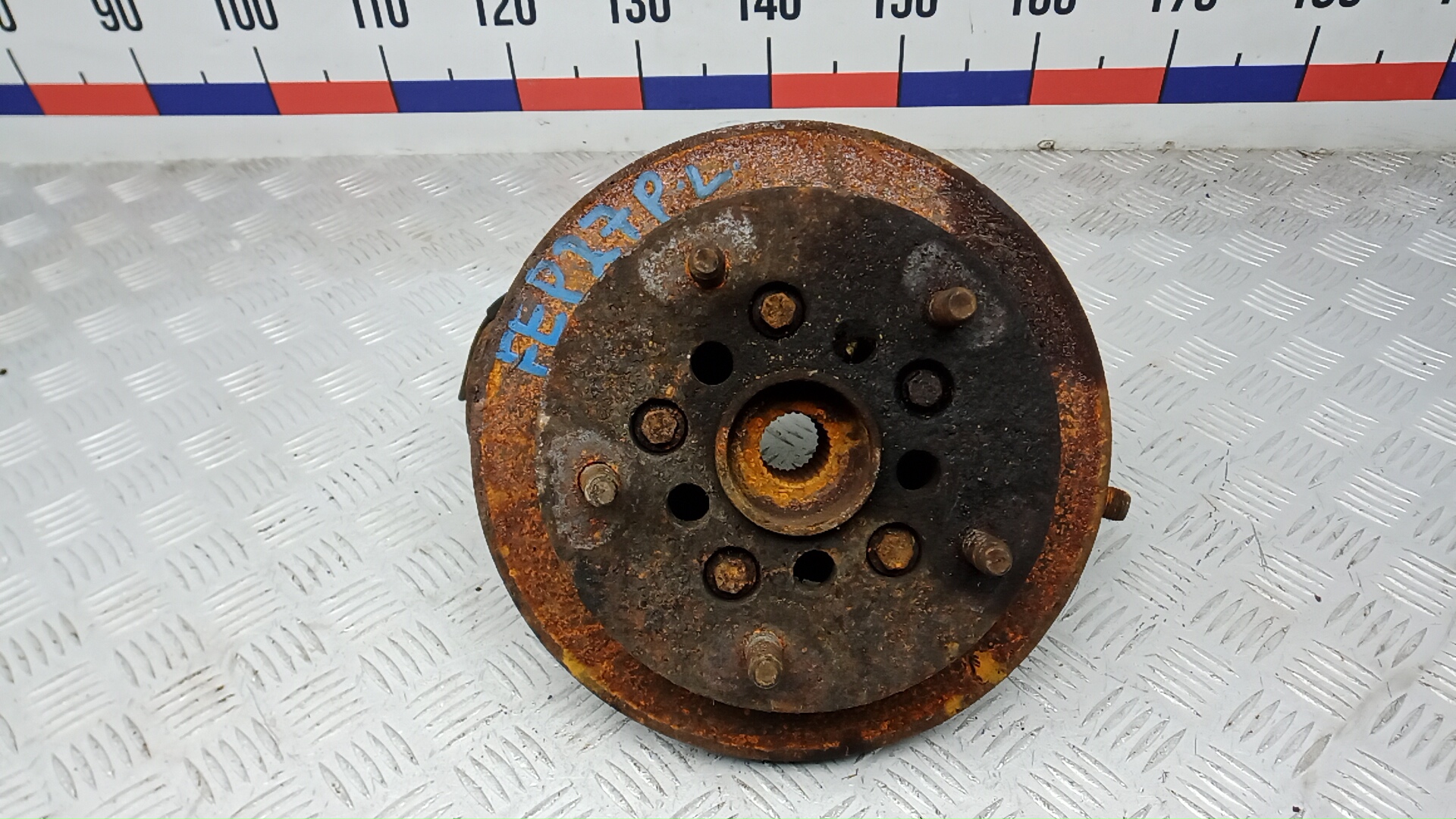 Ступица передняя левая Ford Transit