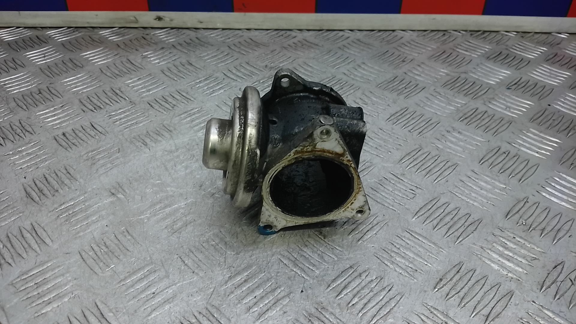 Клапан EGR дизельный Volkswagen Jetta