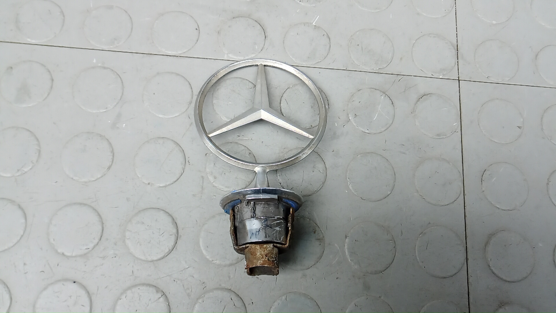 Значок на капот Mercedes-Benz E-Class W211