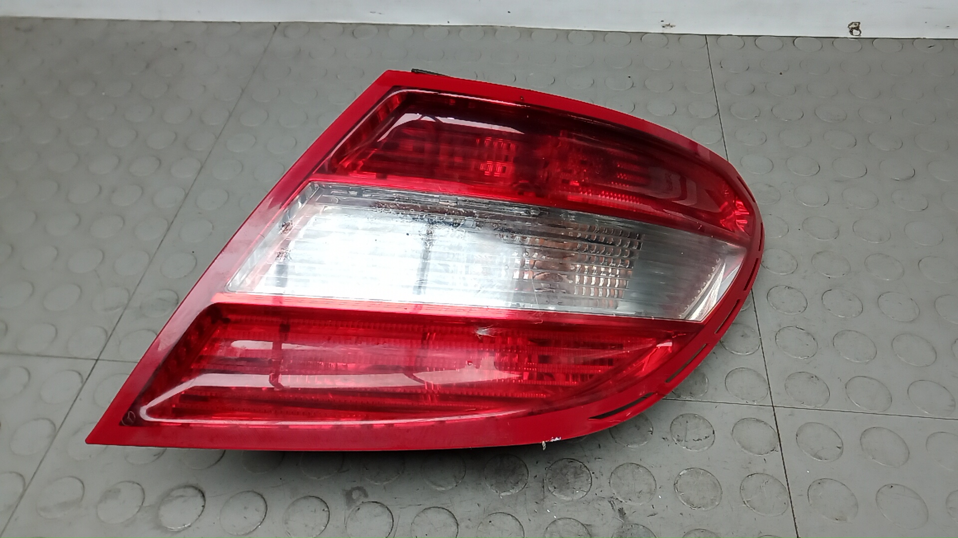 Фонарь задний правый Mercedes-Benz C-Class W204