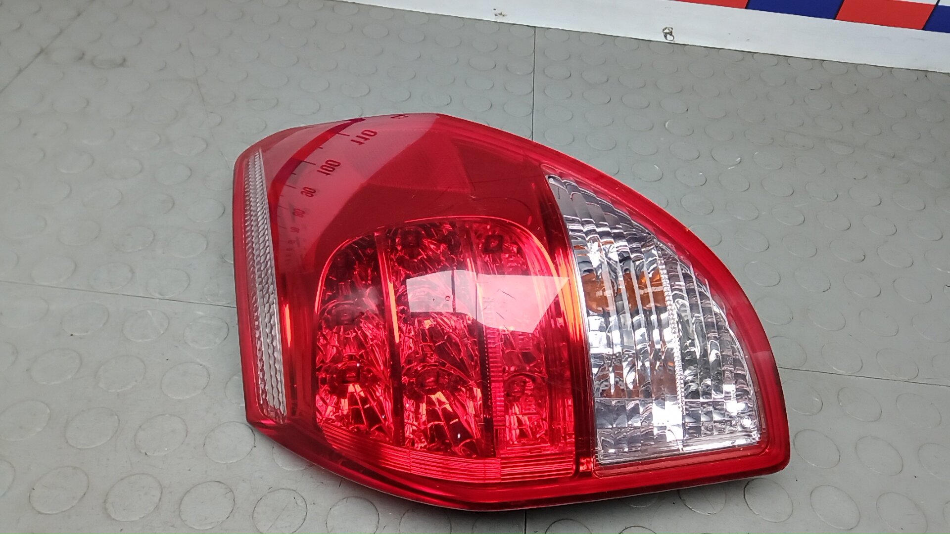 Фонарь задний правый Toyota RAV4 XA30