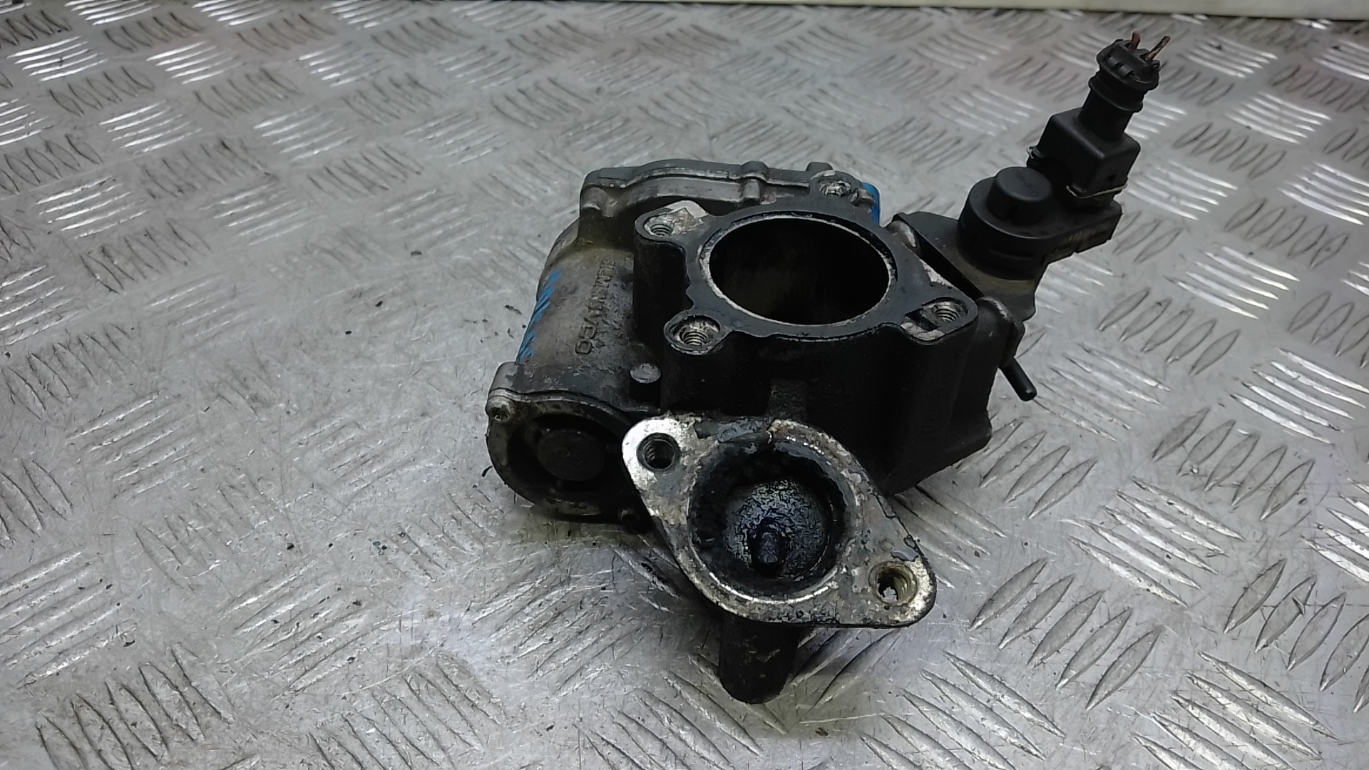 Клапан EGR дизельный Opel Movano
