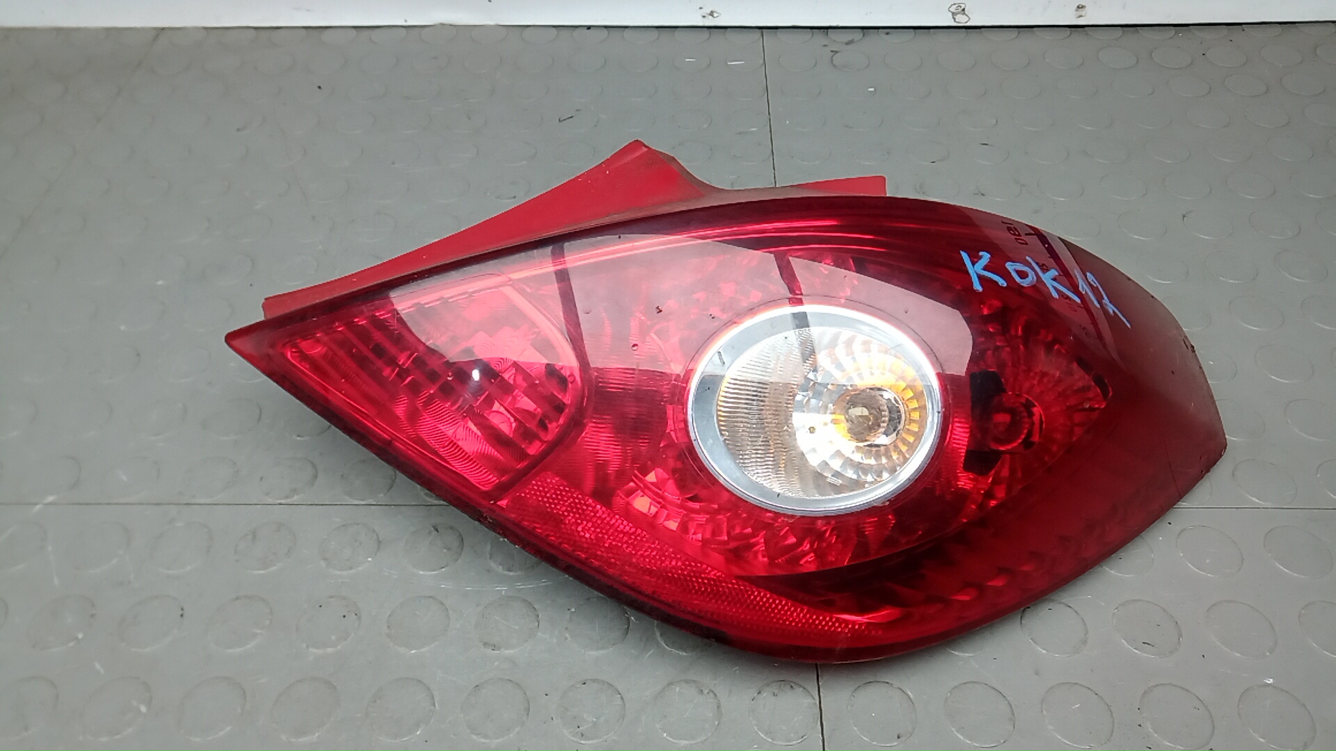 Фонарь задний правый Opel Corsa D