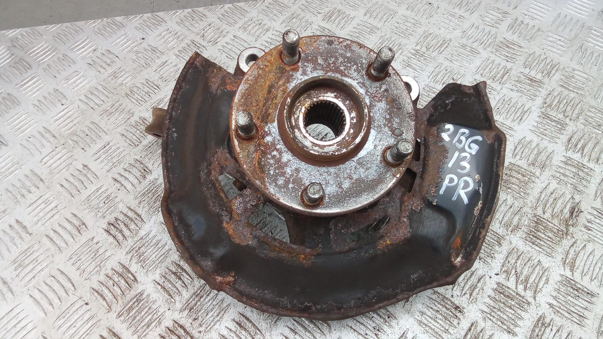 Ступица передняя правая Toyota RAV4