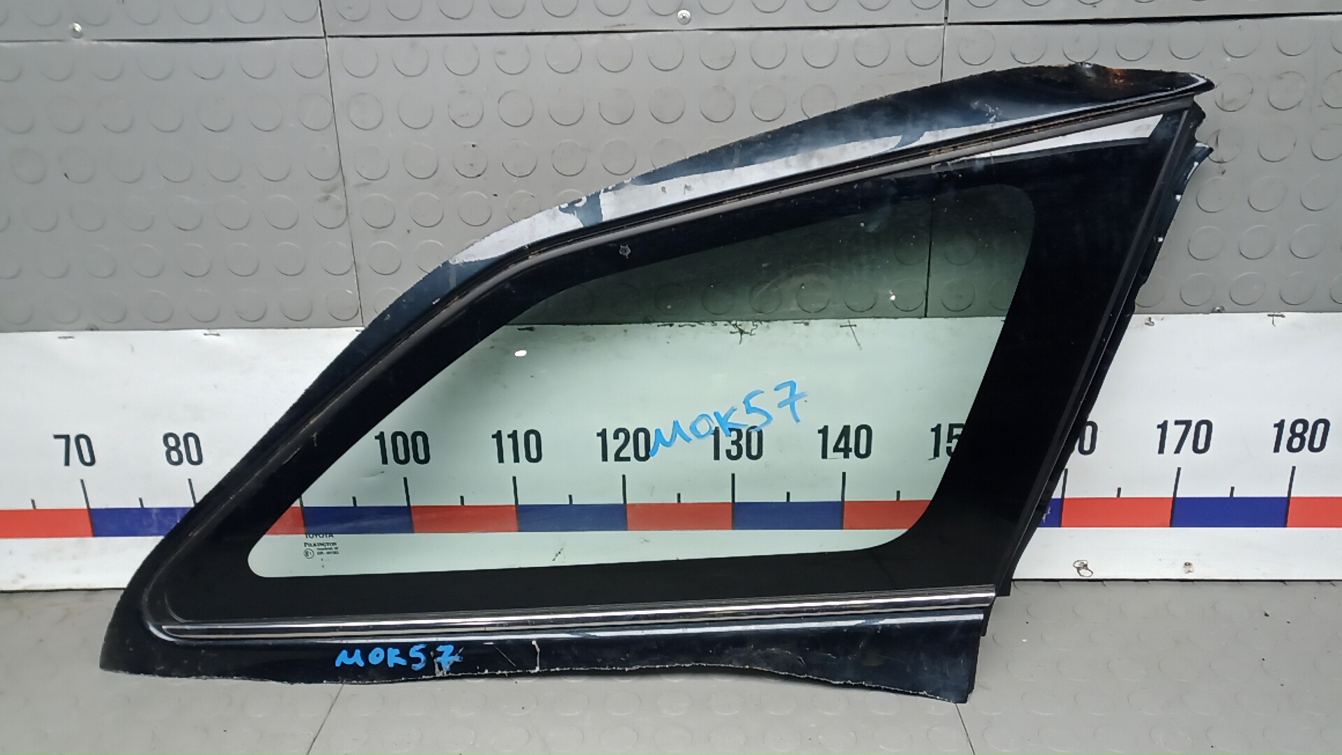 Стекло кузова боковое заднее правое Toyota Auris E180