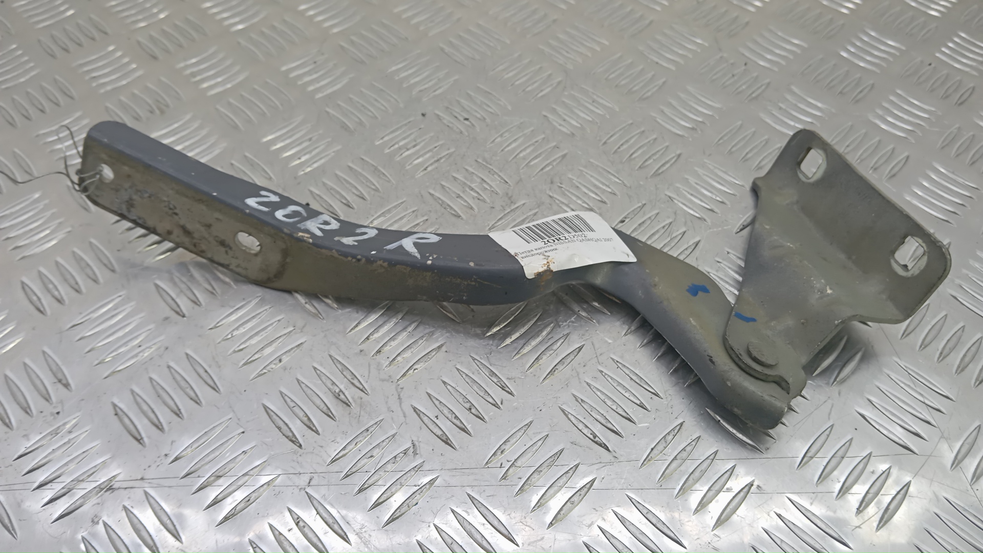 Петля капота Nissan Qashqai J10