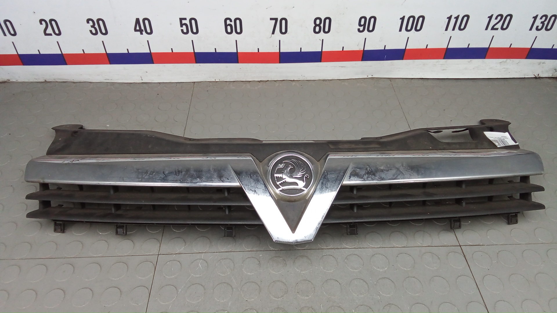 Решетка радиатора Opel Astra H