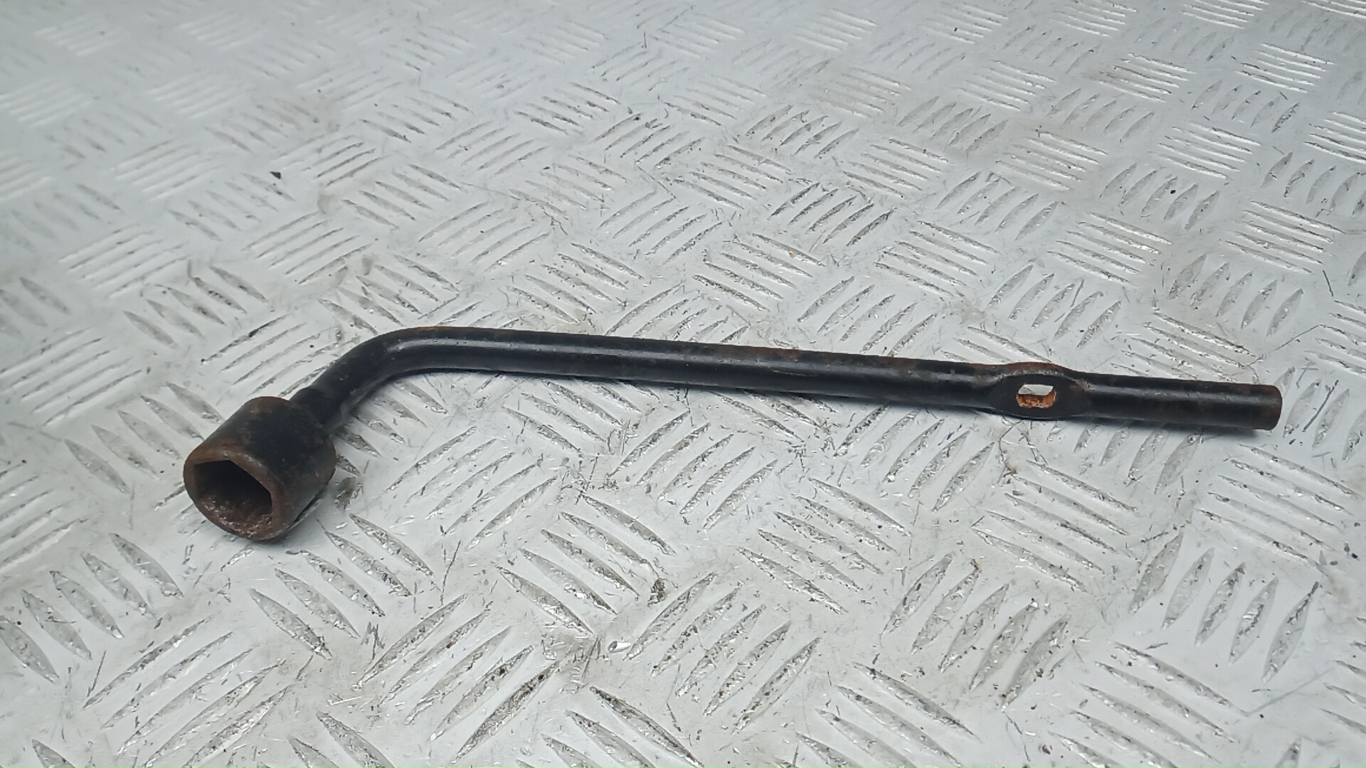 Ключ колесный Hyundai i40