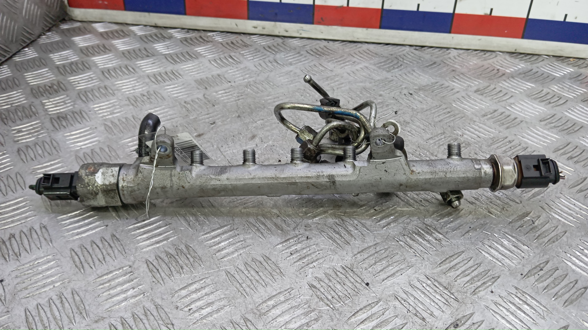 Топливная рампа дизельная Skoda Superb