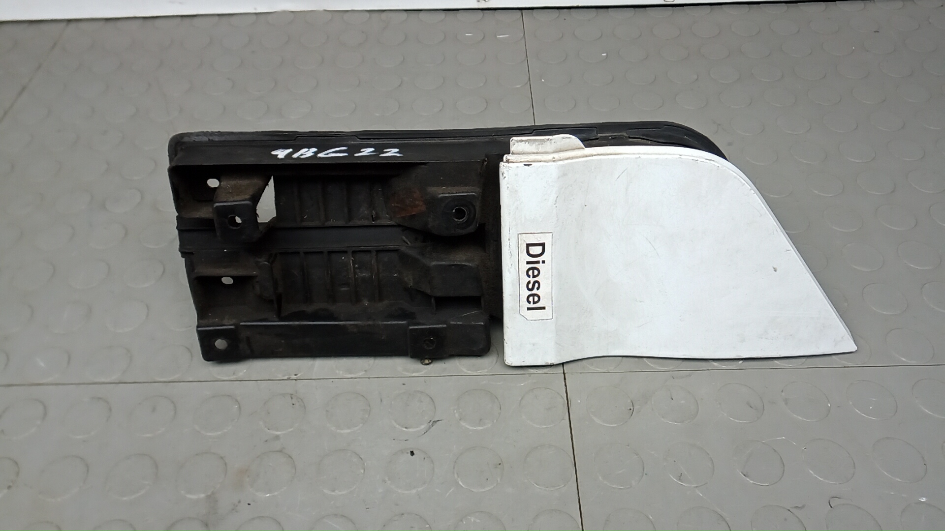 лючок бака Toyota RAV4 CA40
